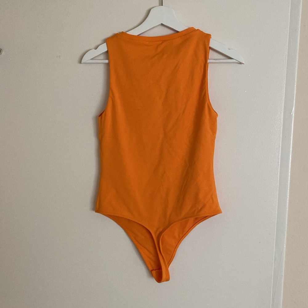 Aritzia Contour Muscle Bodysuit - Picture 4 of 4